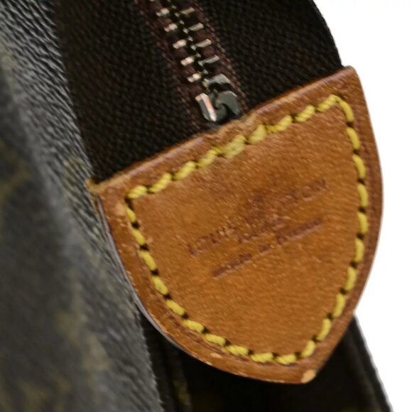 LOUIS VUITTON Poche Toilette 26 Clutch Hand Bag Monogram Leather - Picture 10 of 16